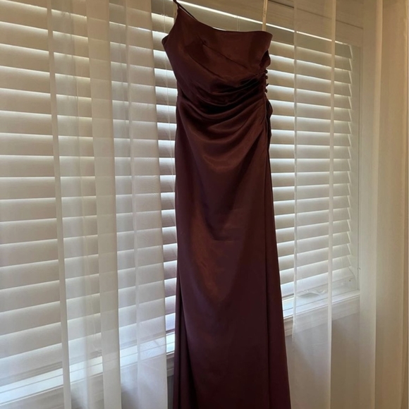 David's bridal bridesmaid dress - chianti - size 4 - Picture 4 of 4